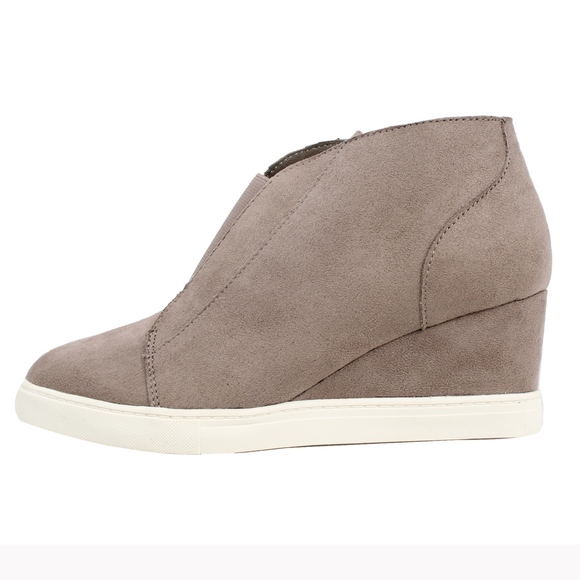 Size 5 Grey Faux Suede Elastic Band Front Wedge - Picture 2 of 6